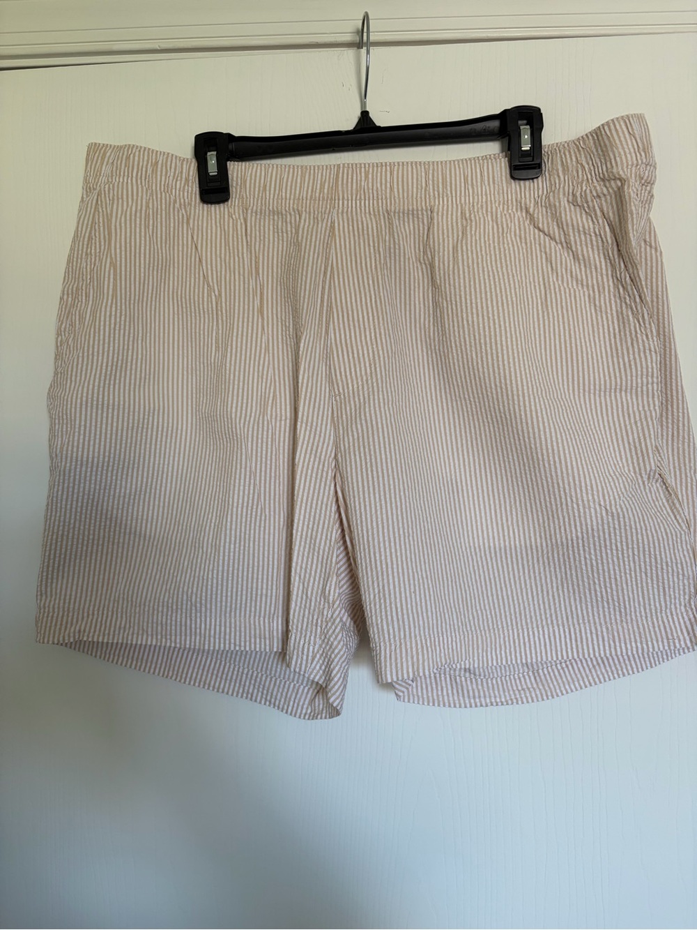 Seersucker Flat Front Shorts in Light Tan